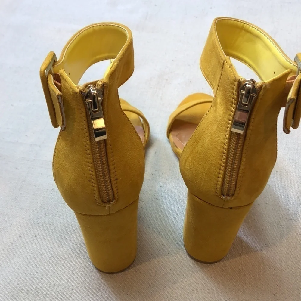 Catherine Malandrino Faux Suede Ankle Strap Sandals‎ 8